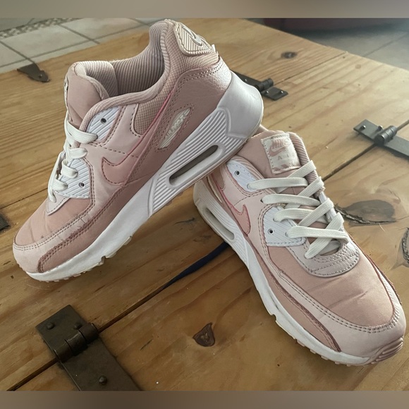 Rose summit Nike air max, size 3Y. Please see pics for details. - Picture 1 of 8